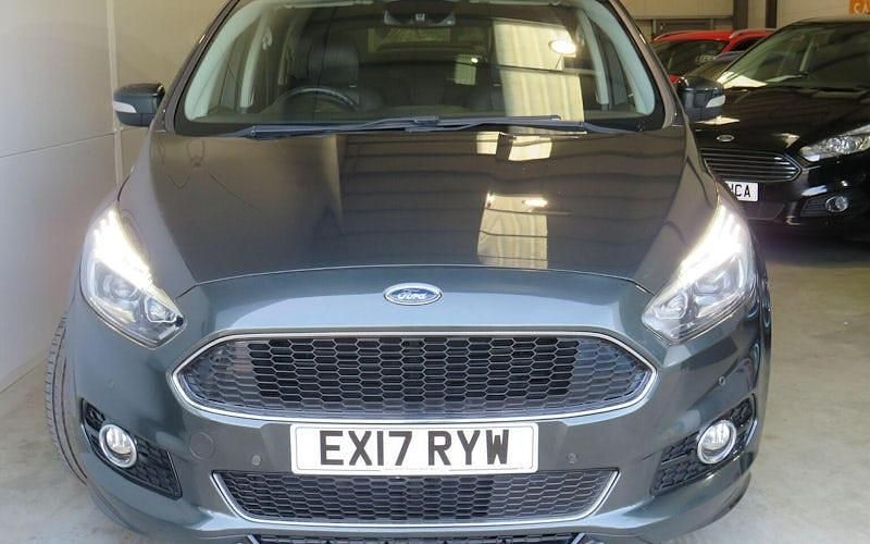 Used Ford S-MAX Sport 180 HP (132 kW) 2017 Green MPV