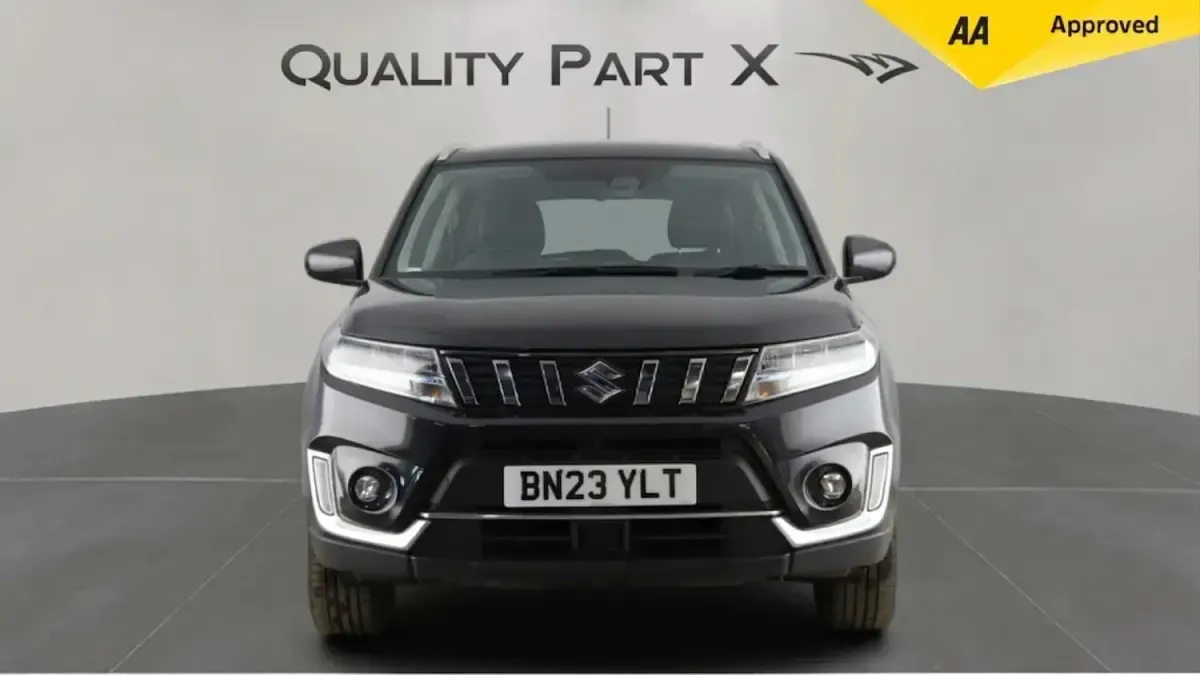 Second-hand Suzuki Vitara SZ-T 116 CP (85 kW) 2023 Negru SUV