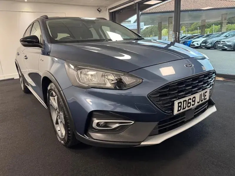 Used Ford Focus Active 125 HP (91 kW) 2019 Chrome blue Hatchback
