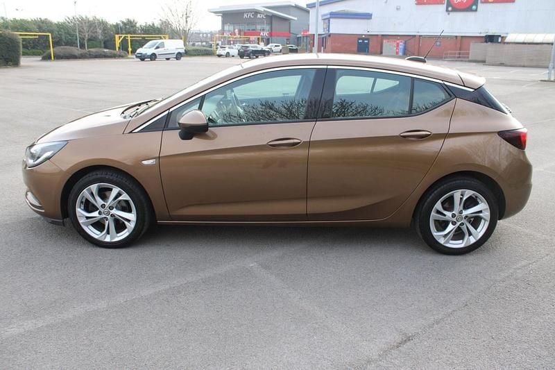 Used Vauxhall Astra SRi 150 HP (110 kW) 2017 Bronze Hatchback
