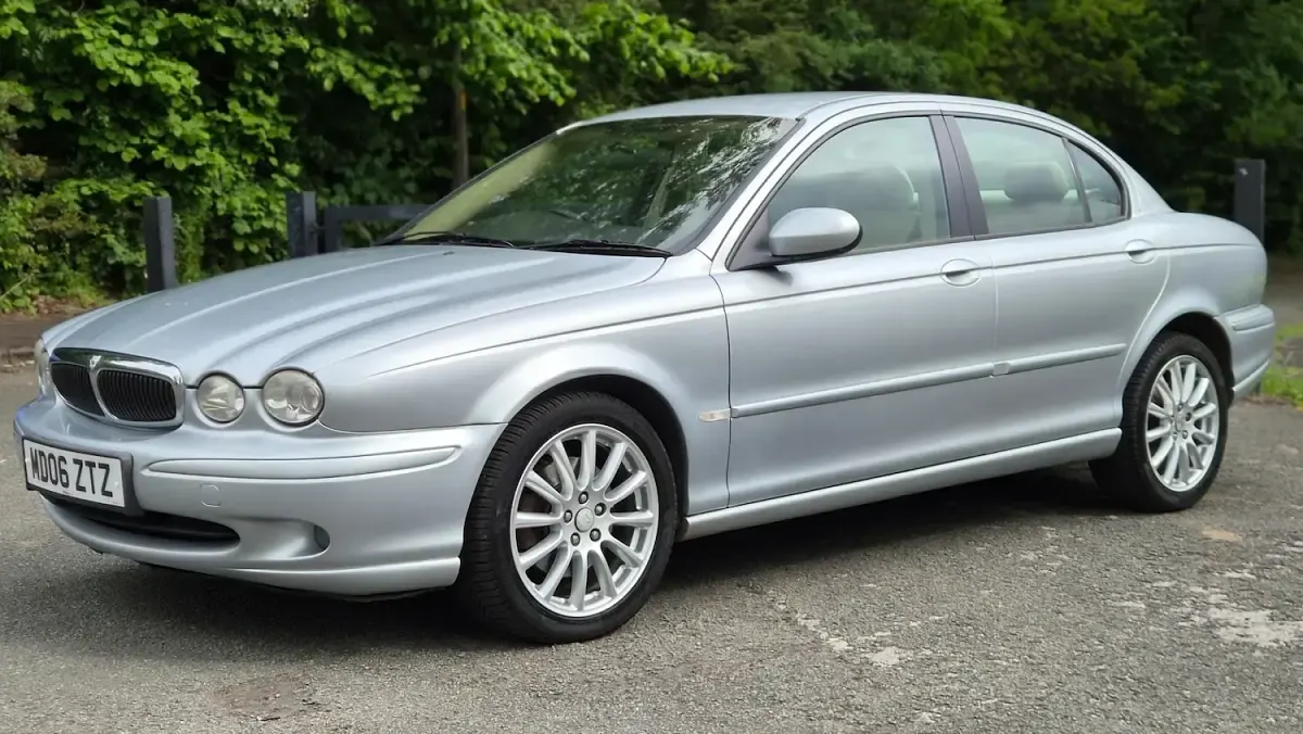 Used Jaguar X-type 196 HP (144 kW) 2006 Silver Sedan