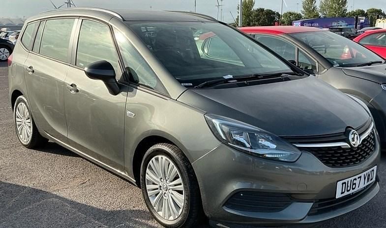 Satin steel grey Used 2017 Vauxhall Zafira Design Edition MPV | £6,975 (Fair price) - Image 1/4