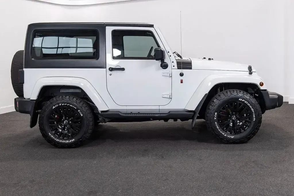 Used Jeep Wrangler Sahara 197 HP (144 kW) 2014 White SUV