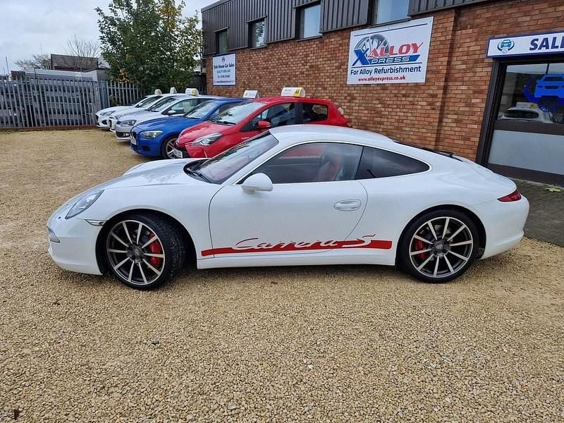 Used Porsche 911 2012 White Coupe