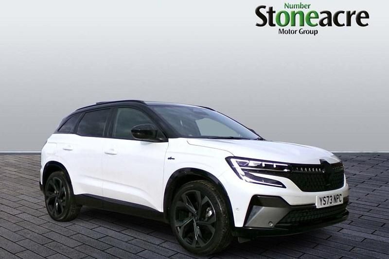 White/black Used 2024 Renault Austral Techno Esprit Alpine SUV | £23,495 (Fair price) - Image 1/1