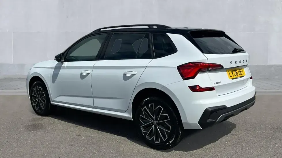 New Skoda Kamiq Design Edition 116 HP (85 kW) 2026 Moon white metallic black magic pearl effect SUV