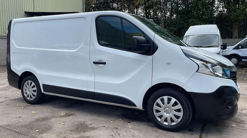 Used Renault Trafic Business 2019 White MPV