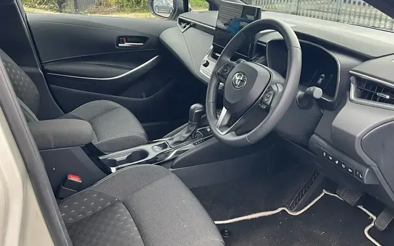 Used Toyota Corolla 178 HP (130 kW) 2025 Silver Hatchback