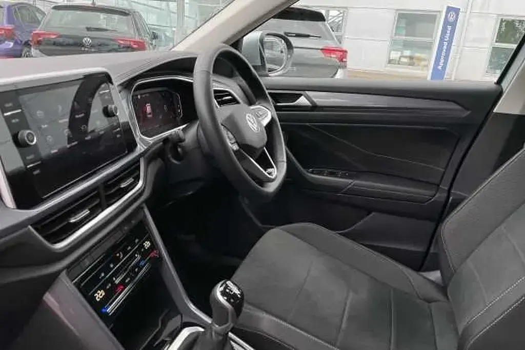 Used VW T-Roc Style 150 HP (110 kW) 2025 Silver SUV