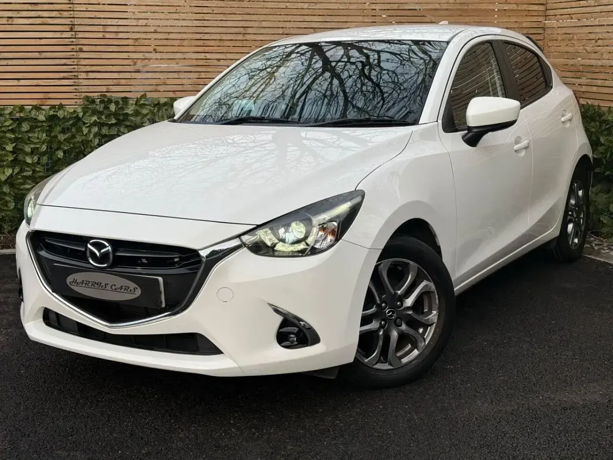 Used Mazda 2 Inclusive 90 HP (66 kW) 2019 White Hatchback