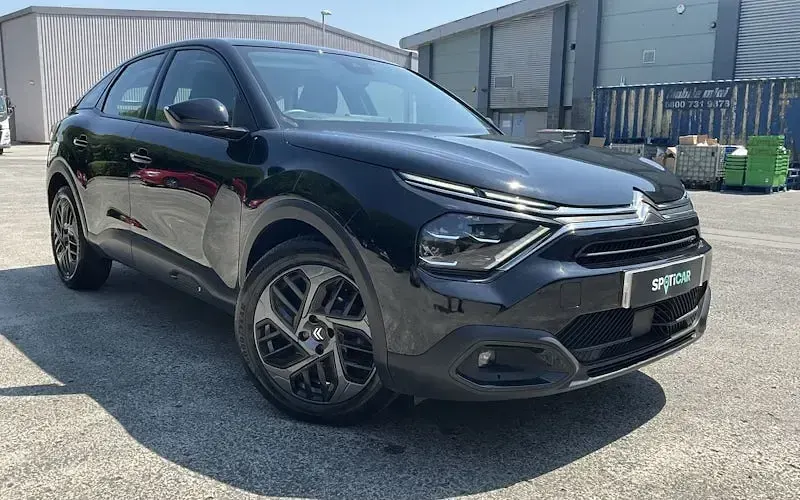 Used Citroën C4 PureTech 101 HP (74 kW) 2023 SUV