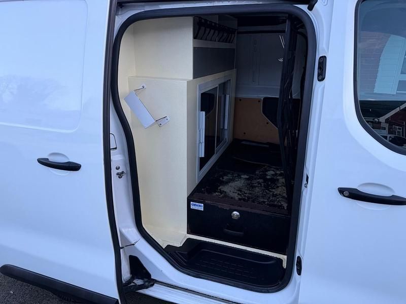 Używany Citroën Dispatch 2018 Biały Minivan
