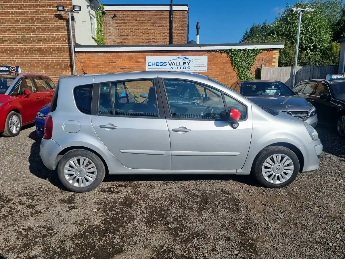 Used Renault Grand Modus Dynamique 111 HP (81 kW) 2010 Silver MPV