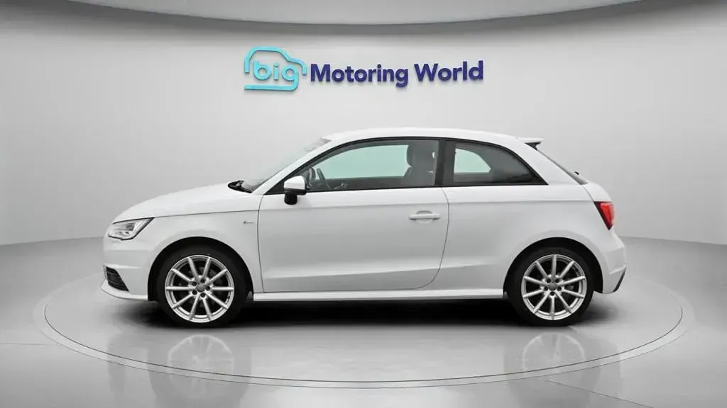 Used Audi A1 S-Line 125 HP (91 kW) 2018 White Hatchback