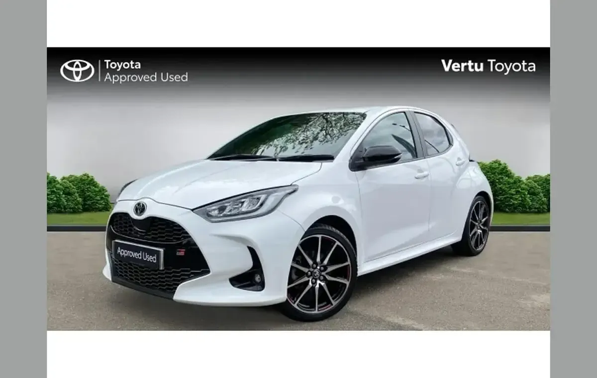Used Toyota Yaris Sport 116 HP (85 kW) 2023 White Hatchback
