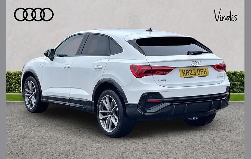 Second-hand Audi Q3 Black Edition 150 CP (110 kW) 2023 Alb SUV