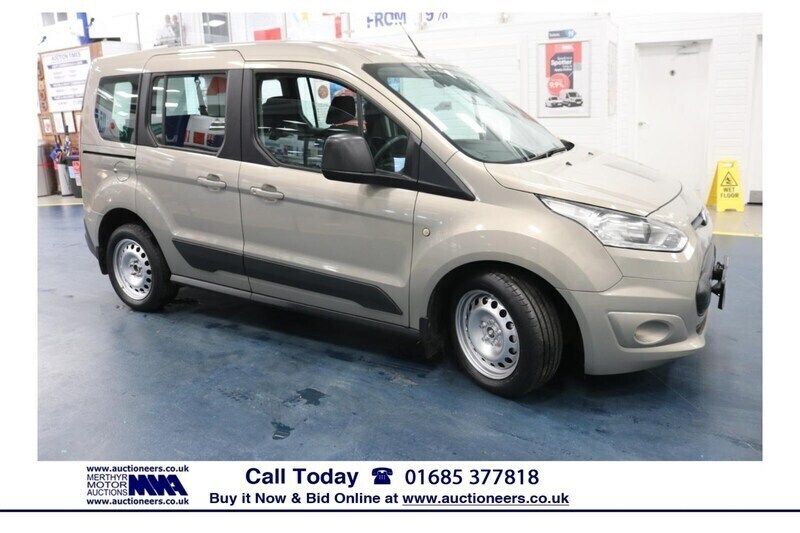 Silver Used 2016 Ford Tourneo Connect Zetec MPV | £7,960 (Fair price) - Image 1/4