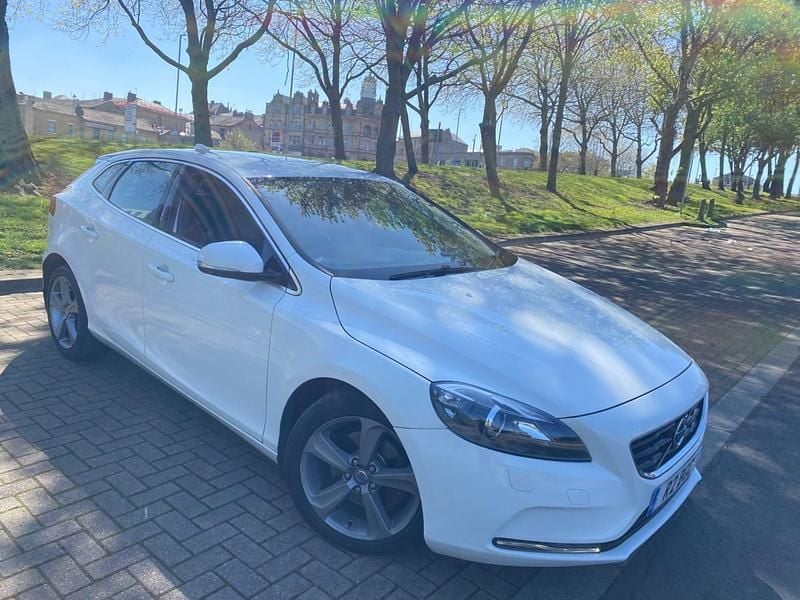 Usado Volvo V40 SE Lux 2013 Branco Citadino