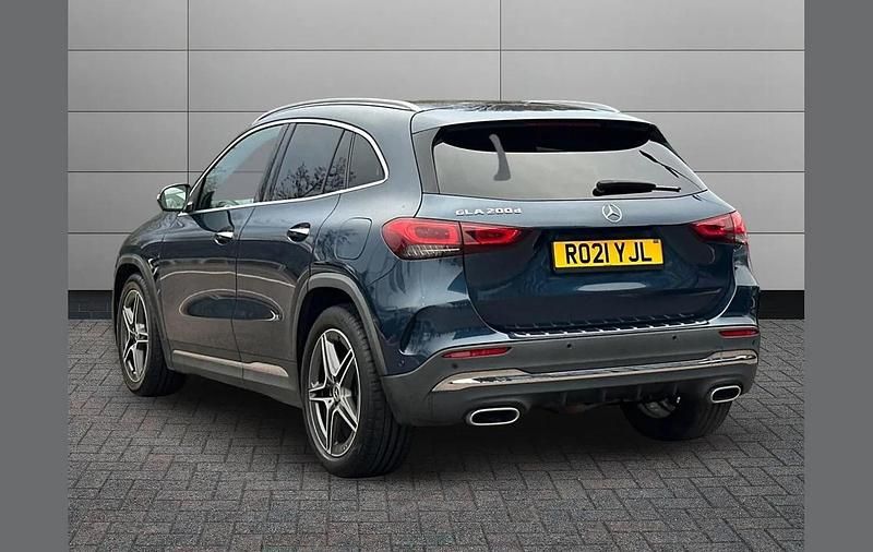 Used Mercedes GLA200 AMG Line Premium 150 HP (110 kW) 2021 Blue SUV