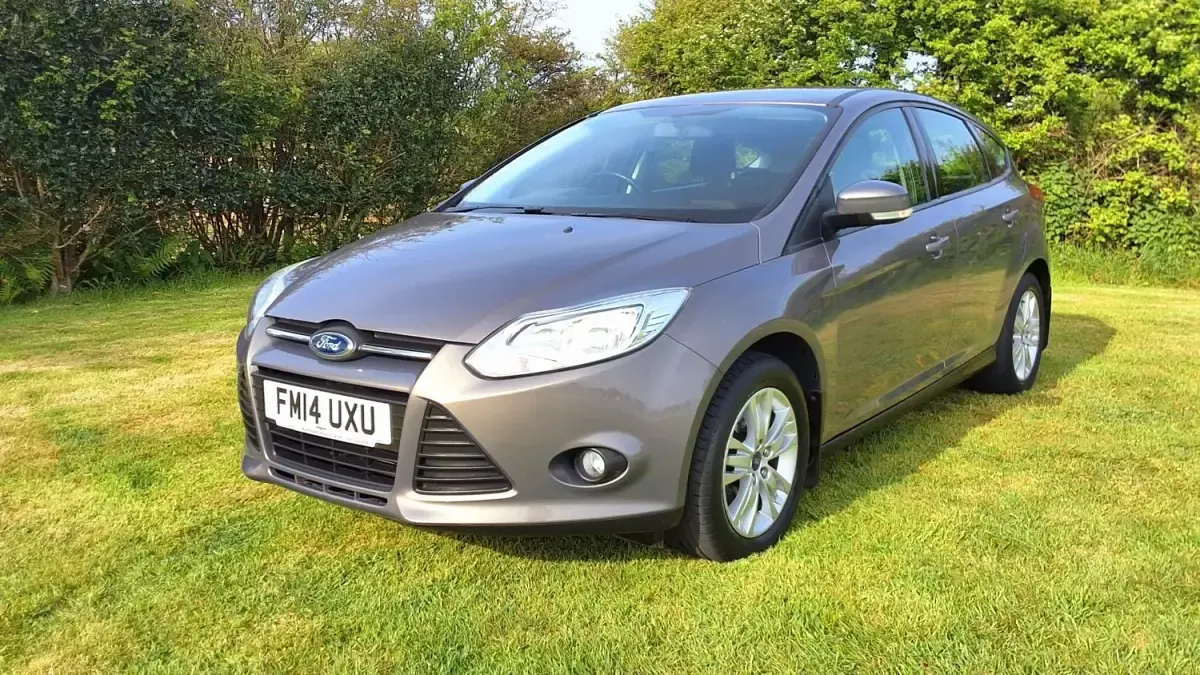 Begagnad Ford Focus 2014 Brun Kombi
