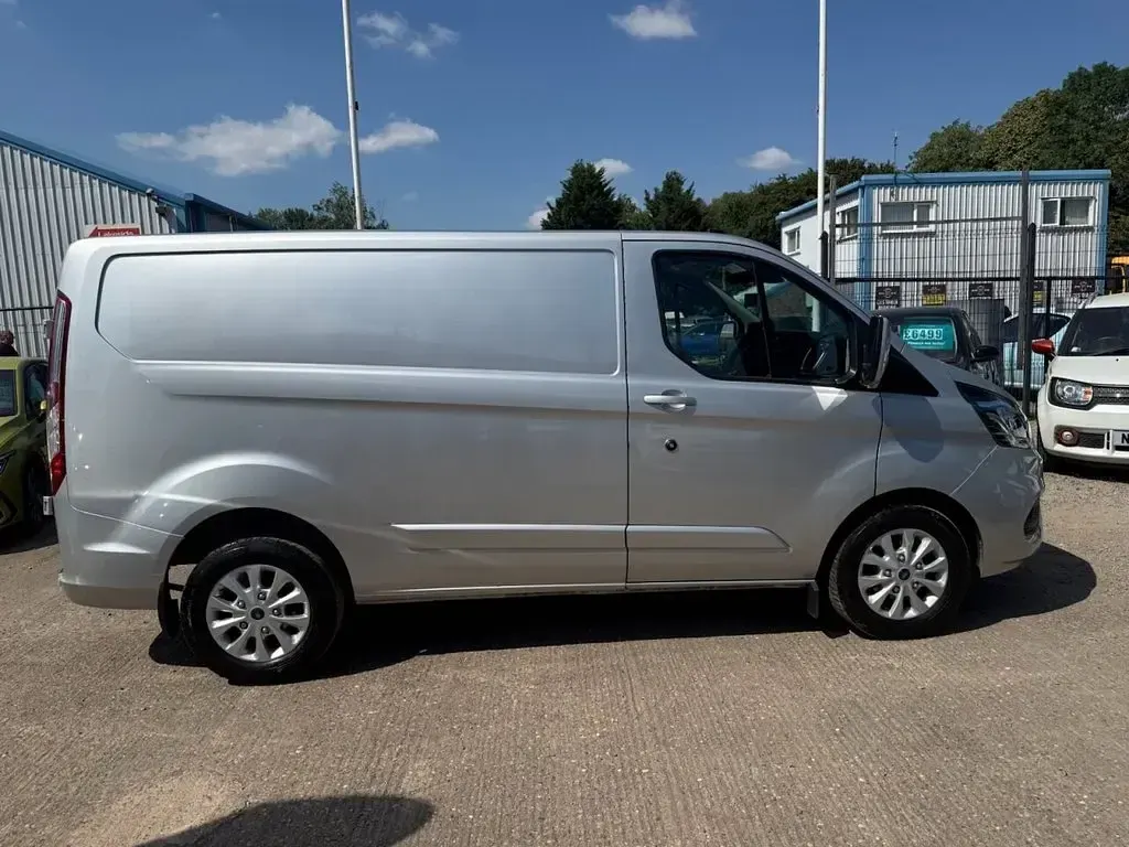Used Ford Transit Custom Limited 130 HP (95 kW) 2023 Silver Van