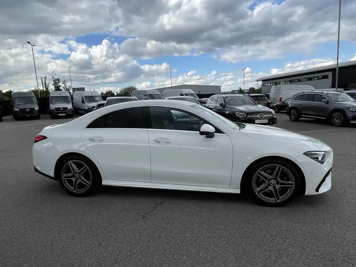 Used Mercedes CLA180 Executive 136 HP (100 kW) 2024 White Sedan