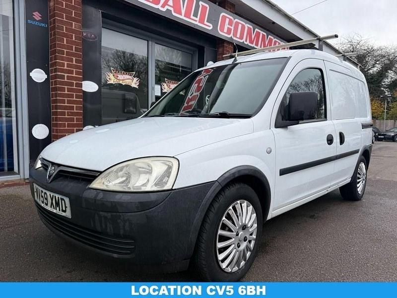 White Used 2009 Vauxhall Combo Van | £1,500 (Fair price) - Image 1/4