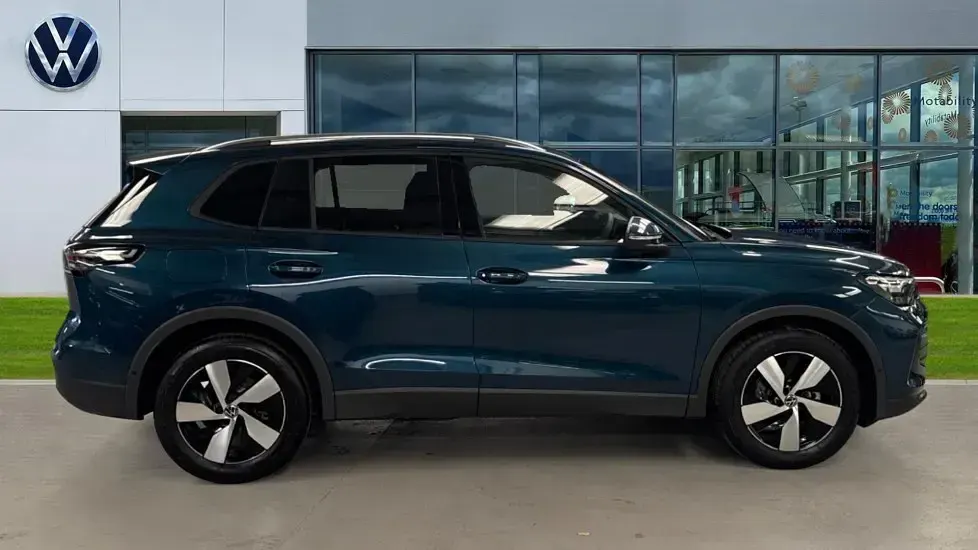 New VW Tiguan Match 150 HP (110 kW) 2026 Nightshade blue metallic SUV