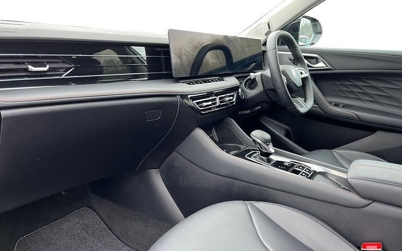 Used MG HS Trophy 299 HP (219 kW) 2025 SUV