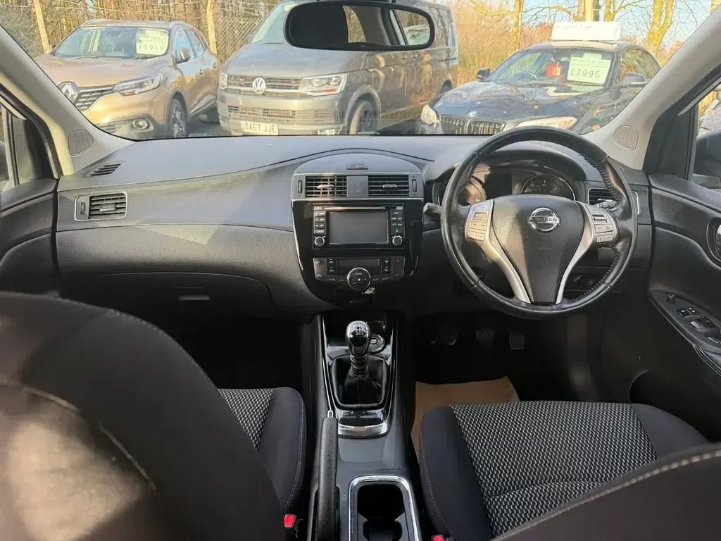 Used Nissan Pulsar Acenta 110 HP (80 kW) 2016 White Hatchback