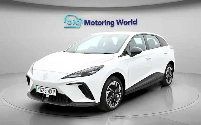 Usado MG MG4 EV SE 319 kW (435 HP) 2023 Branco Citadino