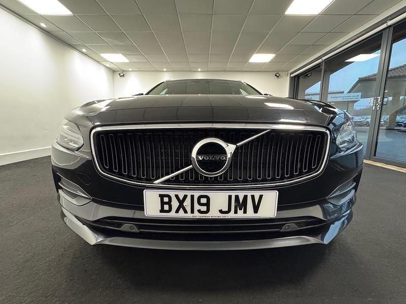 Used Volvo V90 Momentum 190 HP (139 kW) 2019 Black Estate