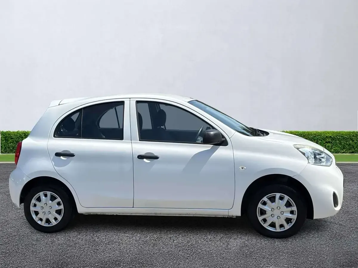 Used Nissan Micra Visia 80 HP (58 kW) 2015 White Hatchback