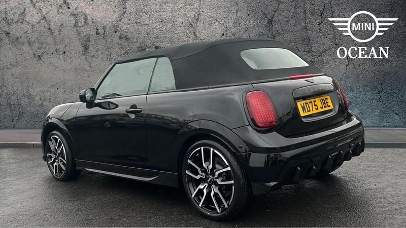 Usado Mini Cooper 147 kW (201 CV) 2025 Negro Utilitario