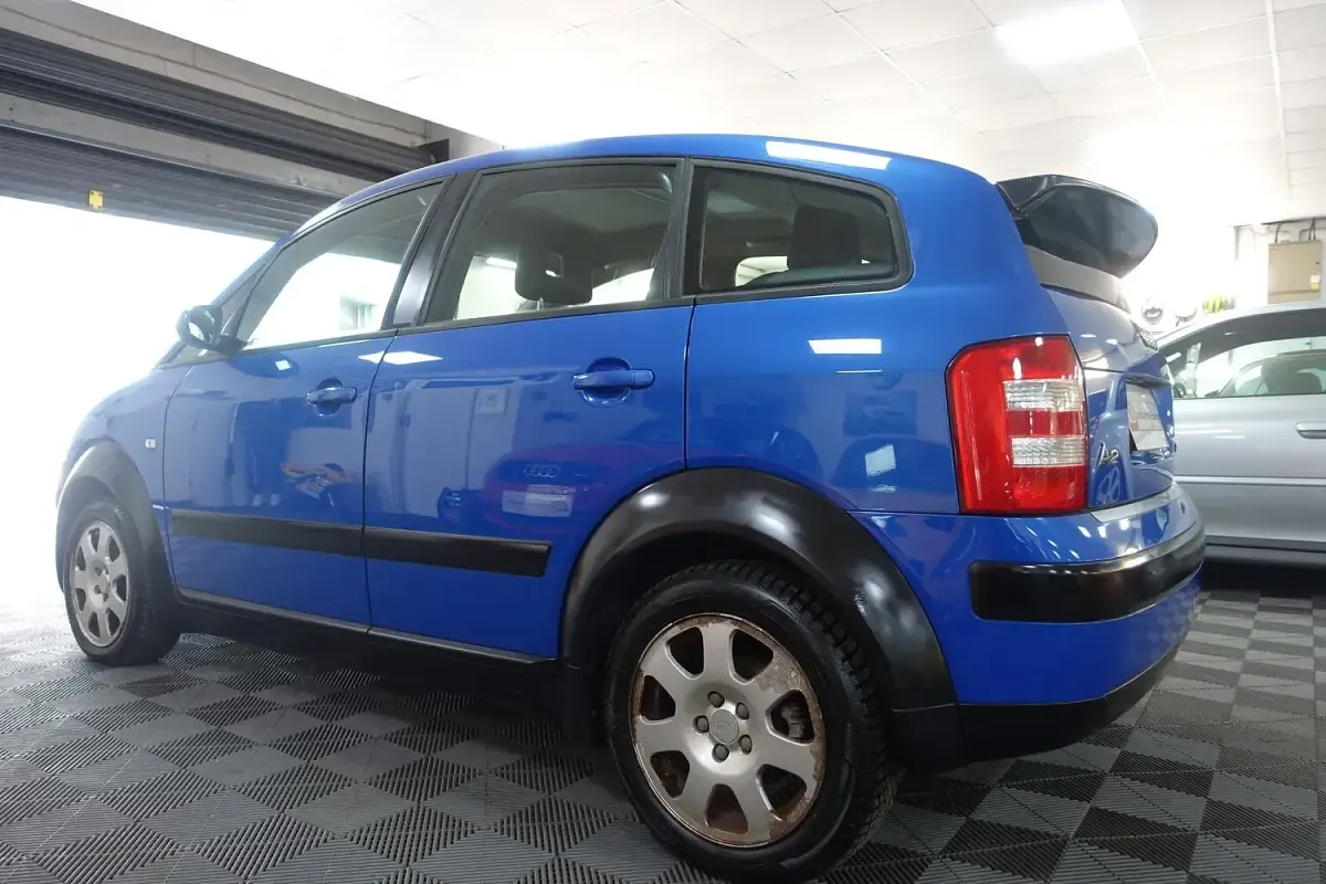 Used Audi A2 110 HP (80 kW) 2004 Blue Hatchback