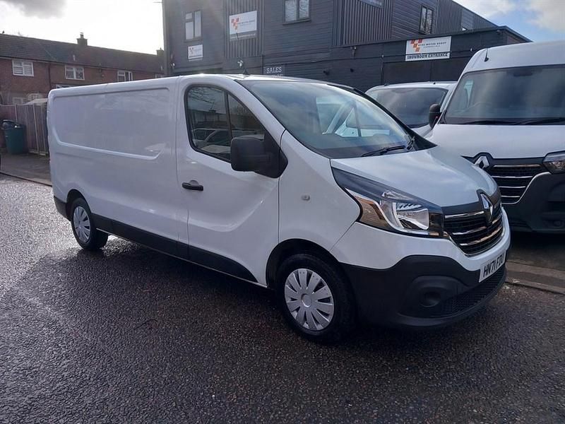 White Used 2021 Renault Trafic Business MPV | £11,995 (Super price) - Image 1/4