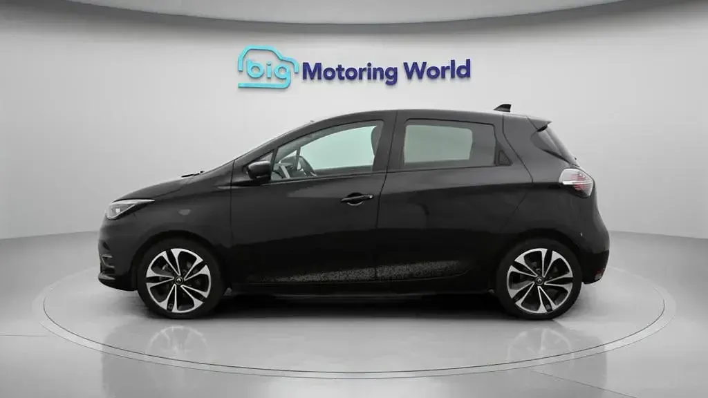 Used Renault Zoe Iconic 98 kW (134 HP) 2022 Hatchback