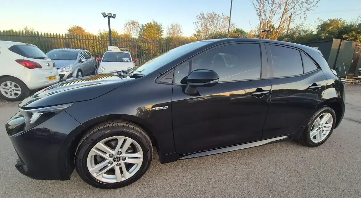 Used Toyota Corolla 122 HP (89 kW) 2020 Black Hatchback