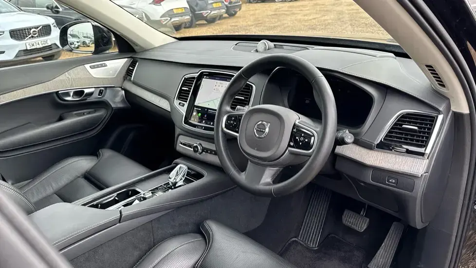 Used Volvo XC90 Ultra 250 HP (183 kW) 2025 Black SUV