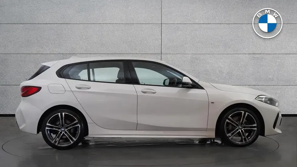 Used BMW 118 M Sport 134 HP (98 kW) 2021 White Hatchback