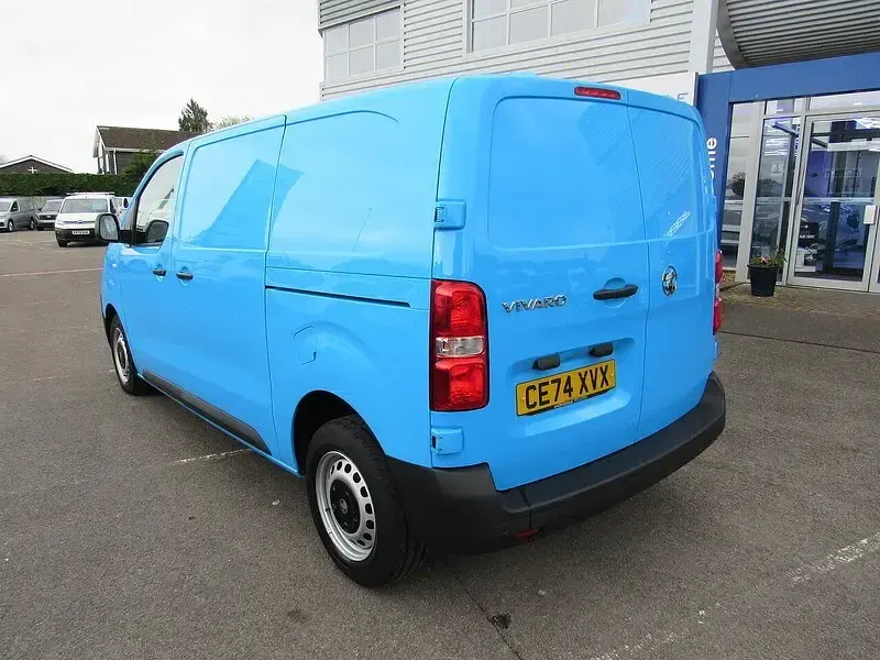 Gebraucht Vauxhall Vivaro S 120 PS (88 kW) 2024 Blau Van / Kleinbus