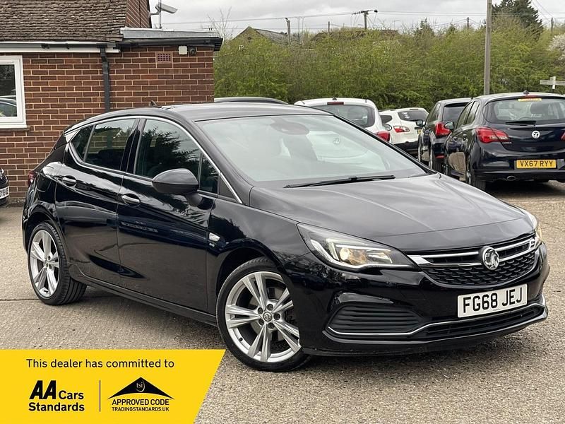 Used Vauxhall Astra SRi 200 HP (147 kW) 2018 Black Hatchback