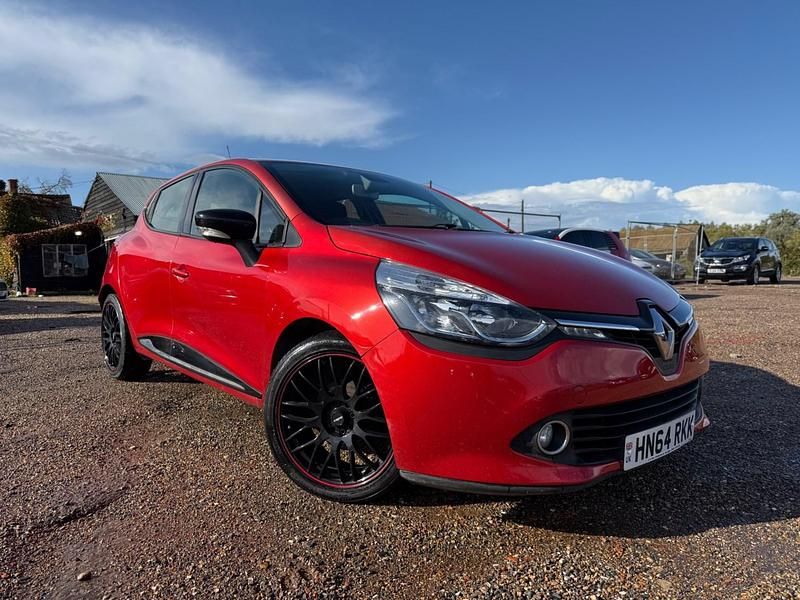 Red Used 2014 Renault Clio IV Dynamique Hatchback | £2,595 (Fair price) - Image 1/4