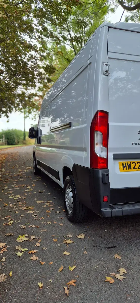 Used Peugeot Boxer 140 HP (102 kW) 2022 White Van