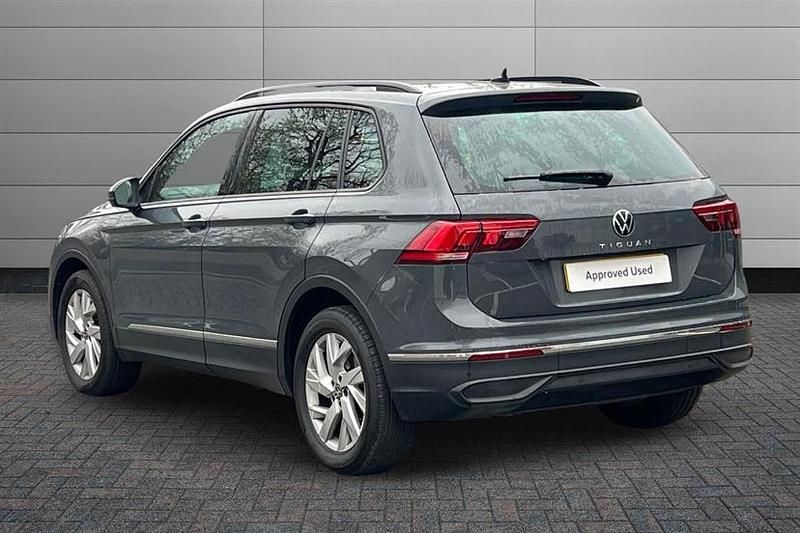 Used VW Tiguan Life 150 HP (110 kW) 2022 Grey SUV