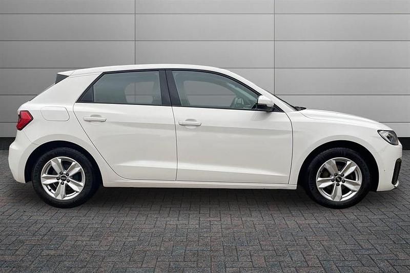 Used Audi A1 Design 95 HP (69 kW) 2022 Shell white SUV