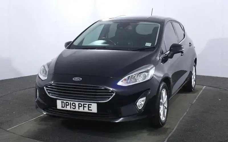 Usado Ford Fiesta Zetec 86 HP (63 kW) 2019 Preto Citadino