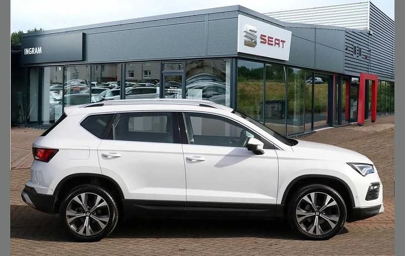 Begagnad Seat Ateca SE Technology 150 HK (110 kW) 2023 Vit SUV
