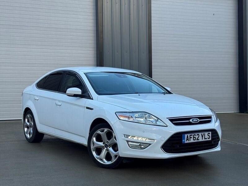 Used Ford Mondeo Titanium 163 HP (119 kW) 2012 White Hatchback