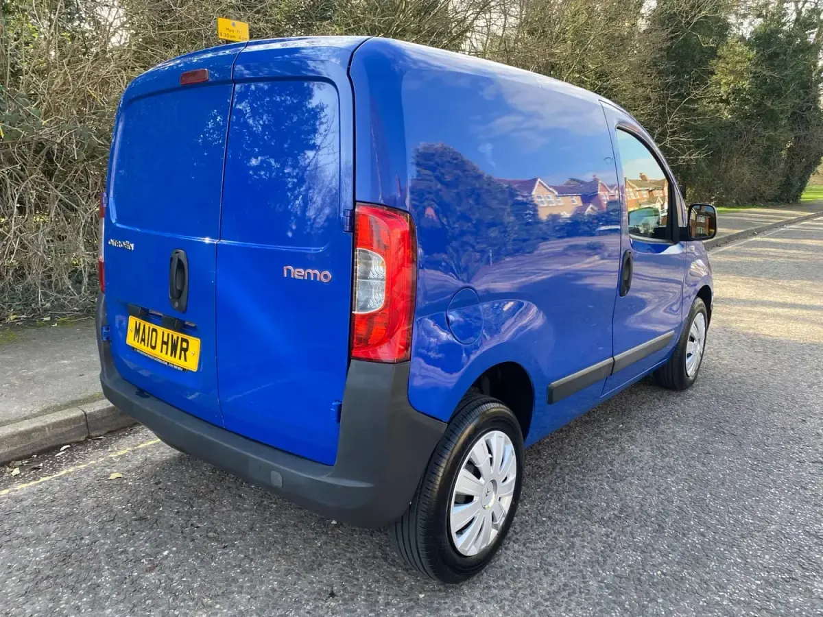 Używany Citroën Nemo 70 KM (51 kW) 2010 Niebieski Minivan
